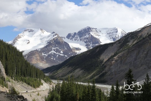 Jasper and Banff National Park by Icefield Road