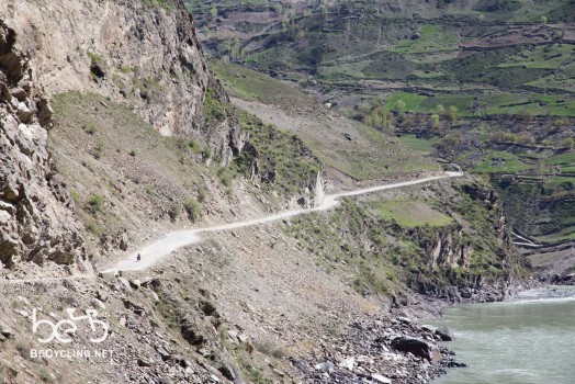 Road along the cliff